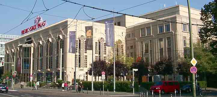 Friedrichstadt_Palast-1