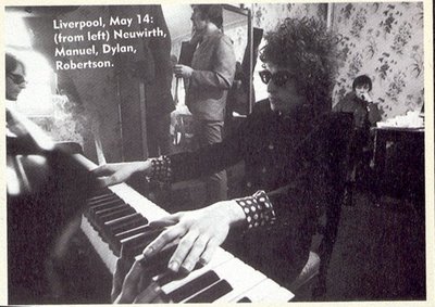 bdfn4335_at_the_piano_liverpool_66_backstage bdfn4335_at_the_piano_liverpool_66_backstage